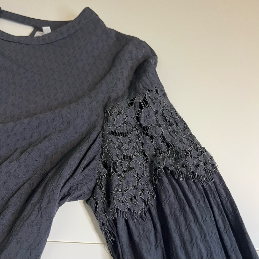 Chic navy blue Camber&Grace Women's Blouse - Picture 7 of 10